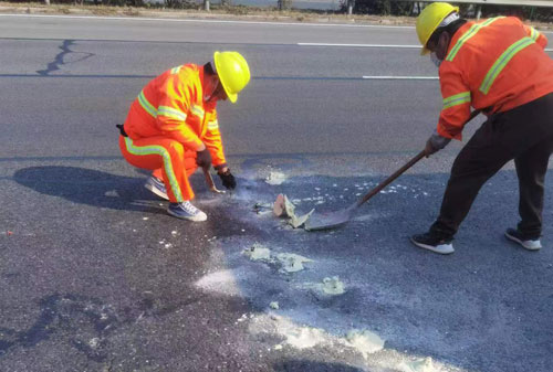 鄂尔多斯公路下沉注浆加固